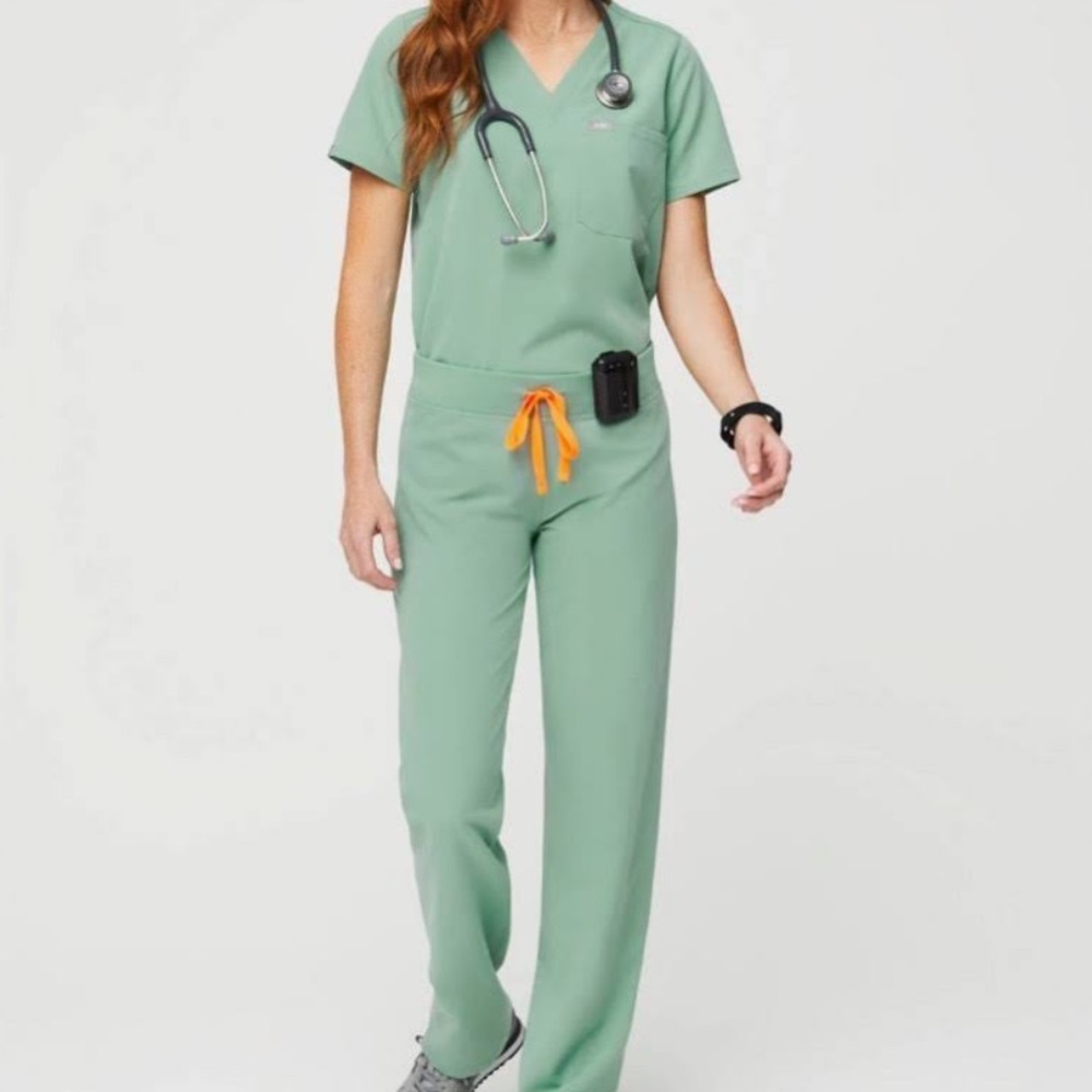 Figs Jade scrub set